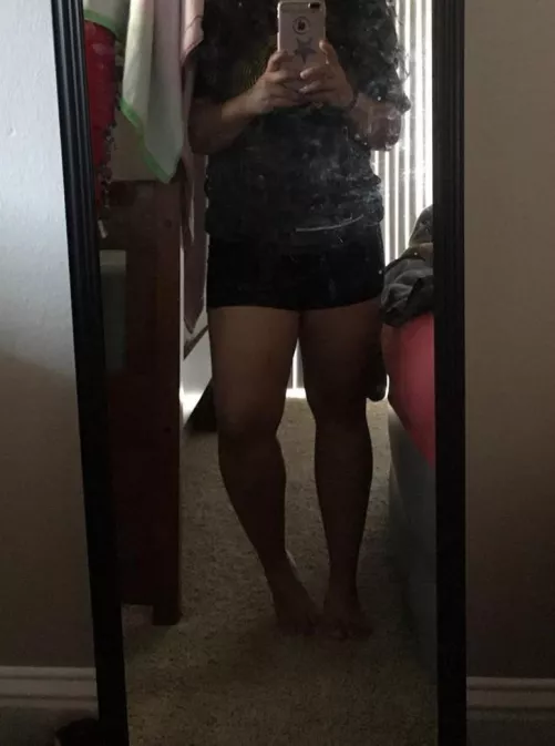 23 (F4M) looking for older White male to serve
