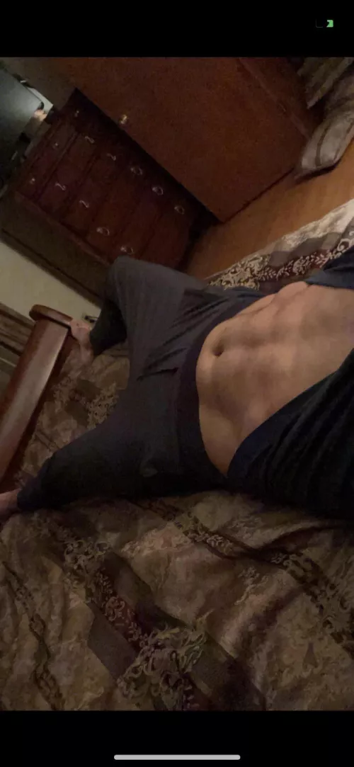 23 USA fit. Only looking for 18+ and FIT. snap: cwhittyh by cwhittyh24