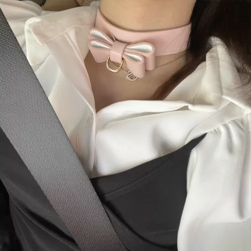 (23f) First time wearing my collar in public. Feel naughty and excited from lingering eye contacts 🤭😍 by chiinadolls