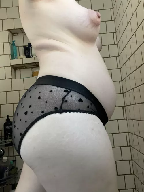 23weeks baby on my right side! Breed my left uterus? (I have uterus didelphis) 💗☺️ by Mangomama99