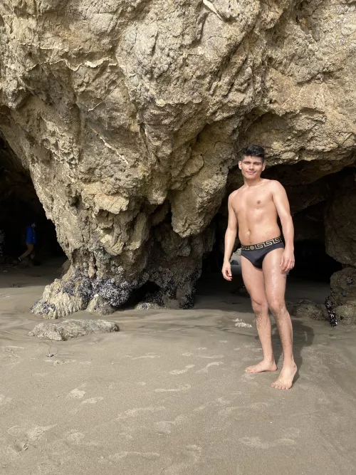 24 male looking for friends :) by MedStudent1997