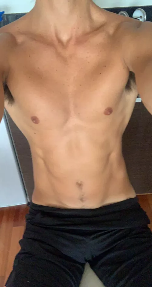 24 surfer bro 🏄🏽‍♂️ I make groups, stories and trade 💪🏾 @mkmkf by External-Sugar8578