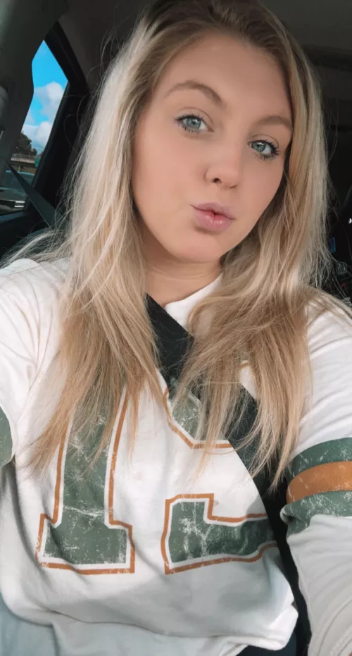 24 year old milf 😘 young milfs still count right? by hailzzyeahh