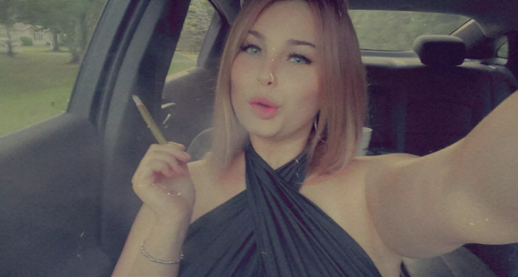 24F how much have you smoked today? 😋 posted by Daiseycakesxox