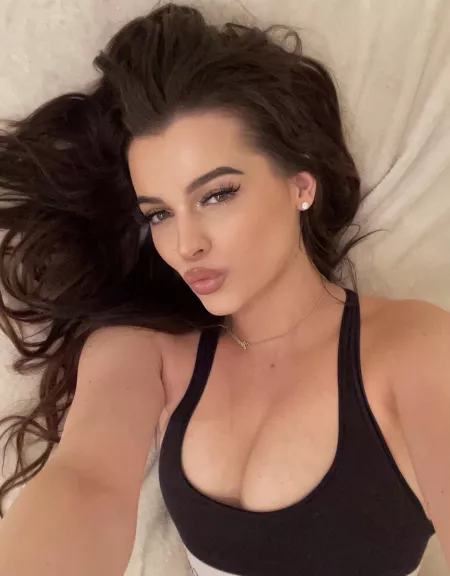 (24f) i hope u have a good day, luv u 💛 by Fluid_Jelly4061