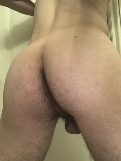 24M come help a straight guy out. DM me by Consistent-Storm-103