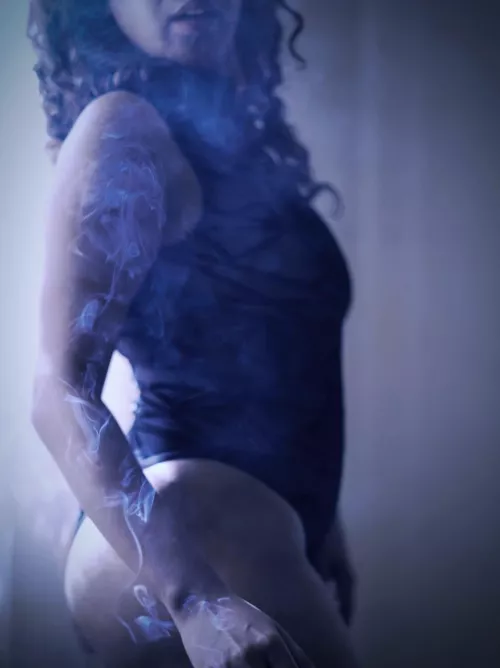 ✨25 F Indian hottie 😈 Sexy boudoir, dark big nipples, naked dancing, thunder thighs, curly hair bebe🔥 smoking fetish, strip tease, feet fetish, JOI, Dick/pussy ratings, GFE, phone calls, video calls, sexting🤭 Bisexual 👅 Kinky 😉 30% off [ by freakyindianbebe