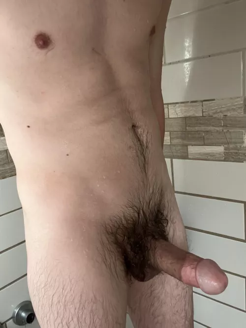 25, I’ve only been told negative things about my body. What’s your honest opinion? by ShitPostingThisIs