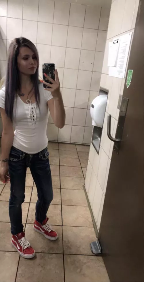 25. Mom of two 100 lbs 5’1 by LoveApprehensive7290