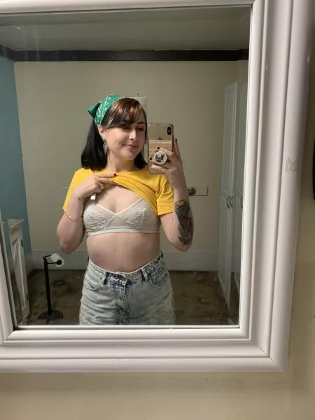 25(f) looking to be spoiled 💖✨ by bennimoon