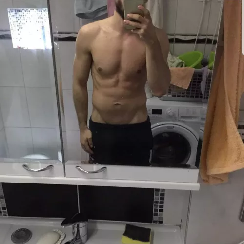 25[m] Anyone down to workout? 🥵🥵🤭🤭 by AnxietyGuy96