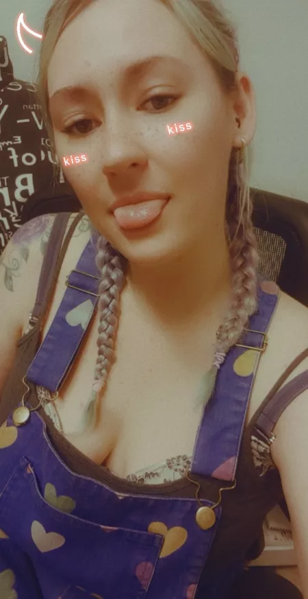 26 f watching barbie and the mahic door. If u havent seen it u should by elloimprincess