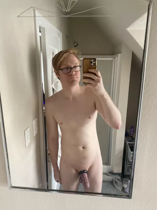 26 horny submissive guy here😉 by NWthrowaway24