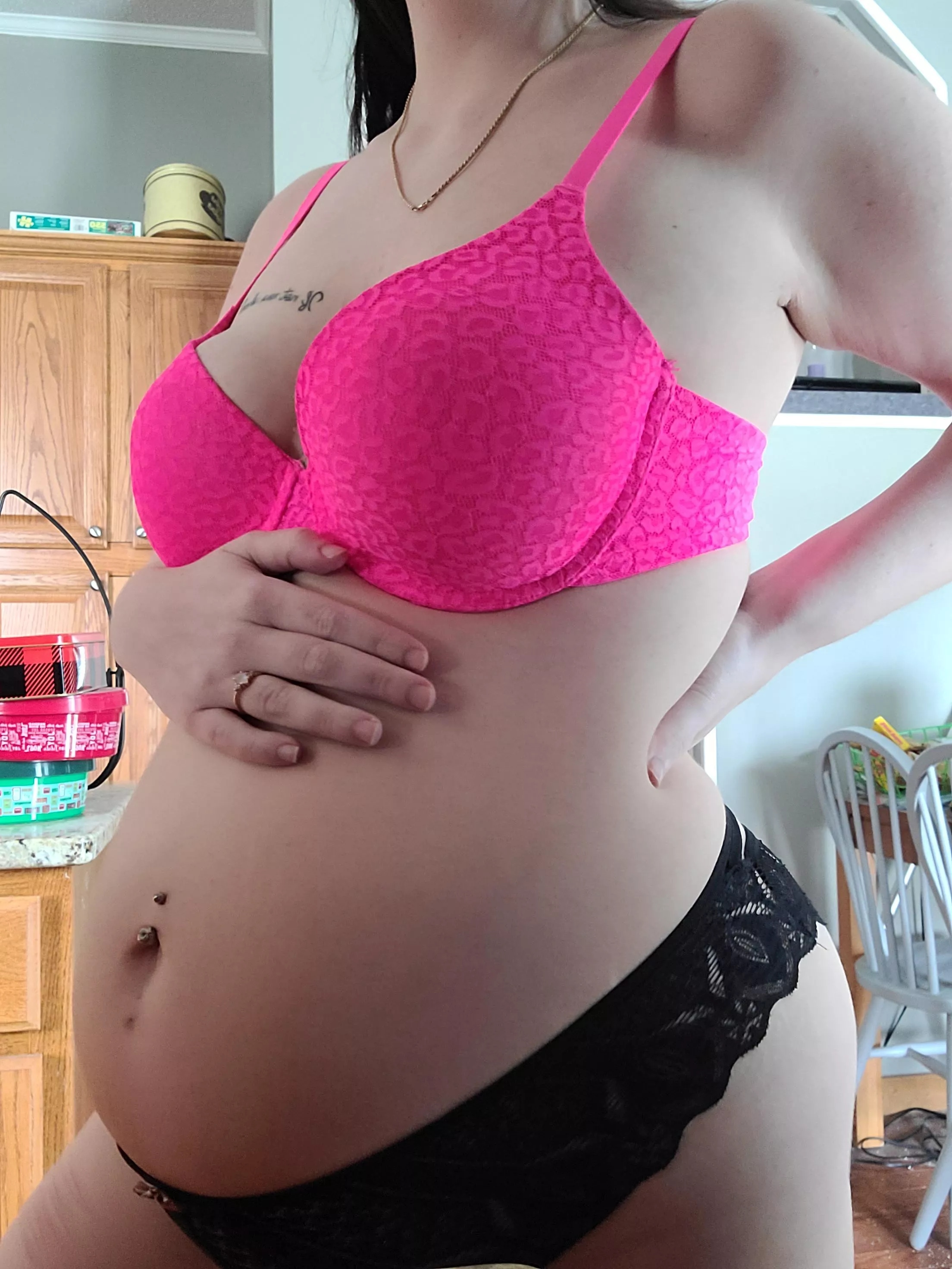 26 weeks🥰 posted by KellyLeighPlays