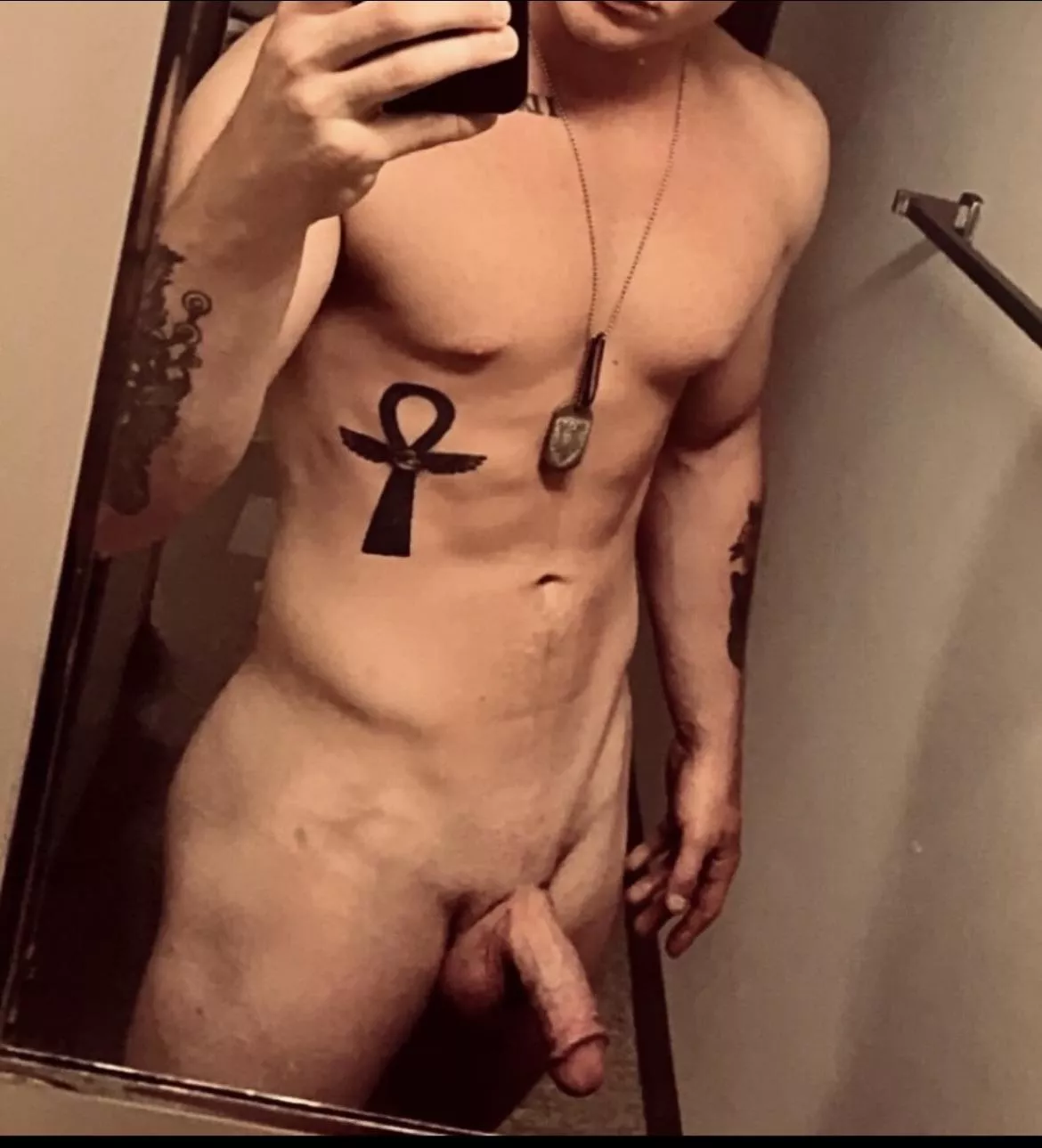 26M experienced bull for hotwife or couple in Cleveland, Ohio area posted by Sebastian13lack