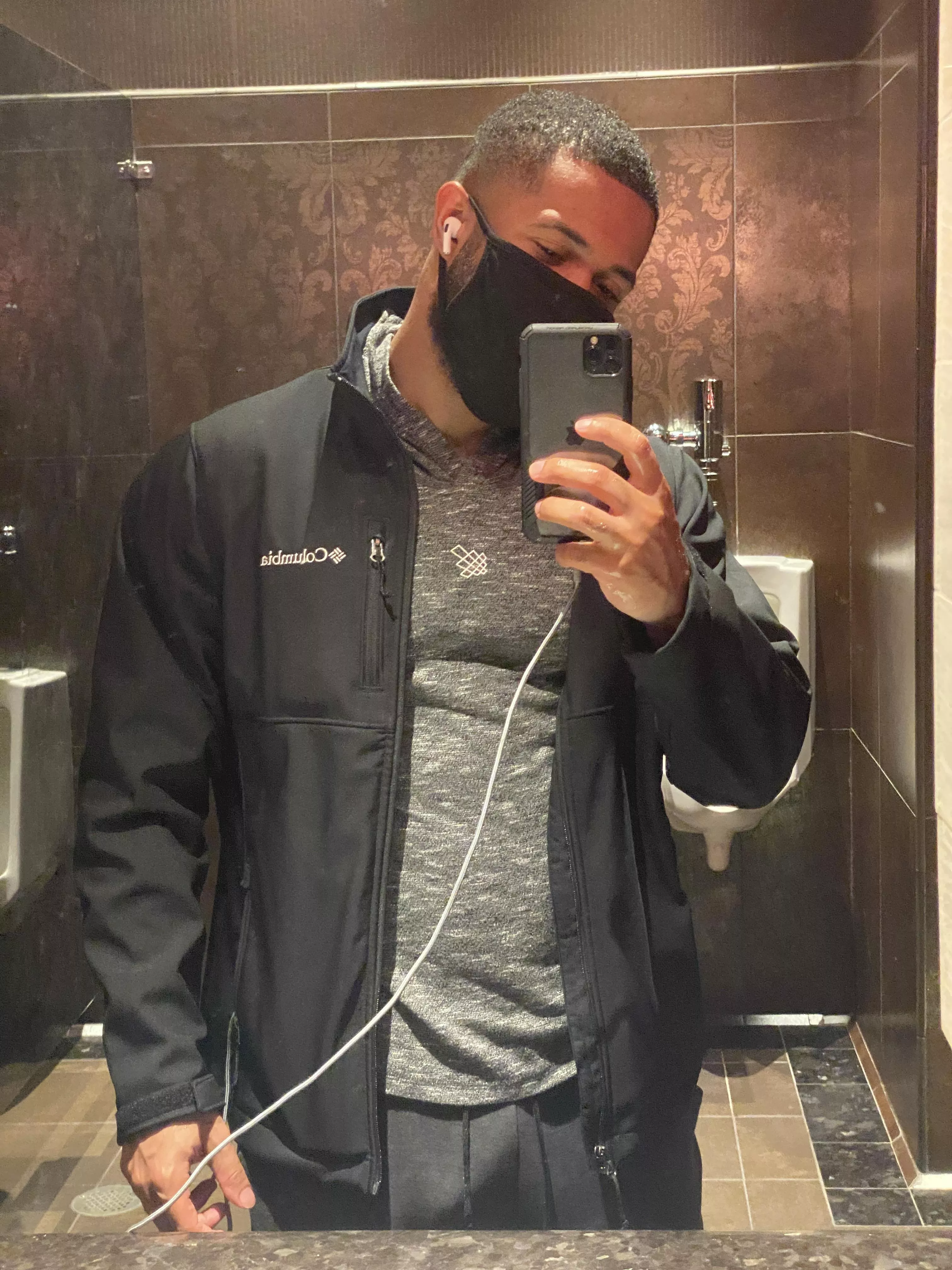 26M - Vegas 2/1-2/3 - Looking to have a great time in sin city. Able to travel anywhere in the U.S. as well. posted by areallyweakguy