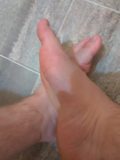 27 man these feet have a nice odor by gayfsee