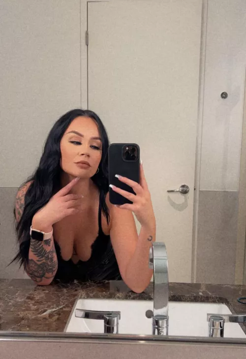 (27// ONLINE) Looking for a fellow Canadian as a sugar daddy! by bbg_cakes