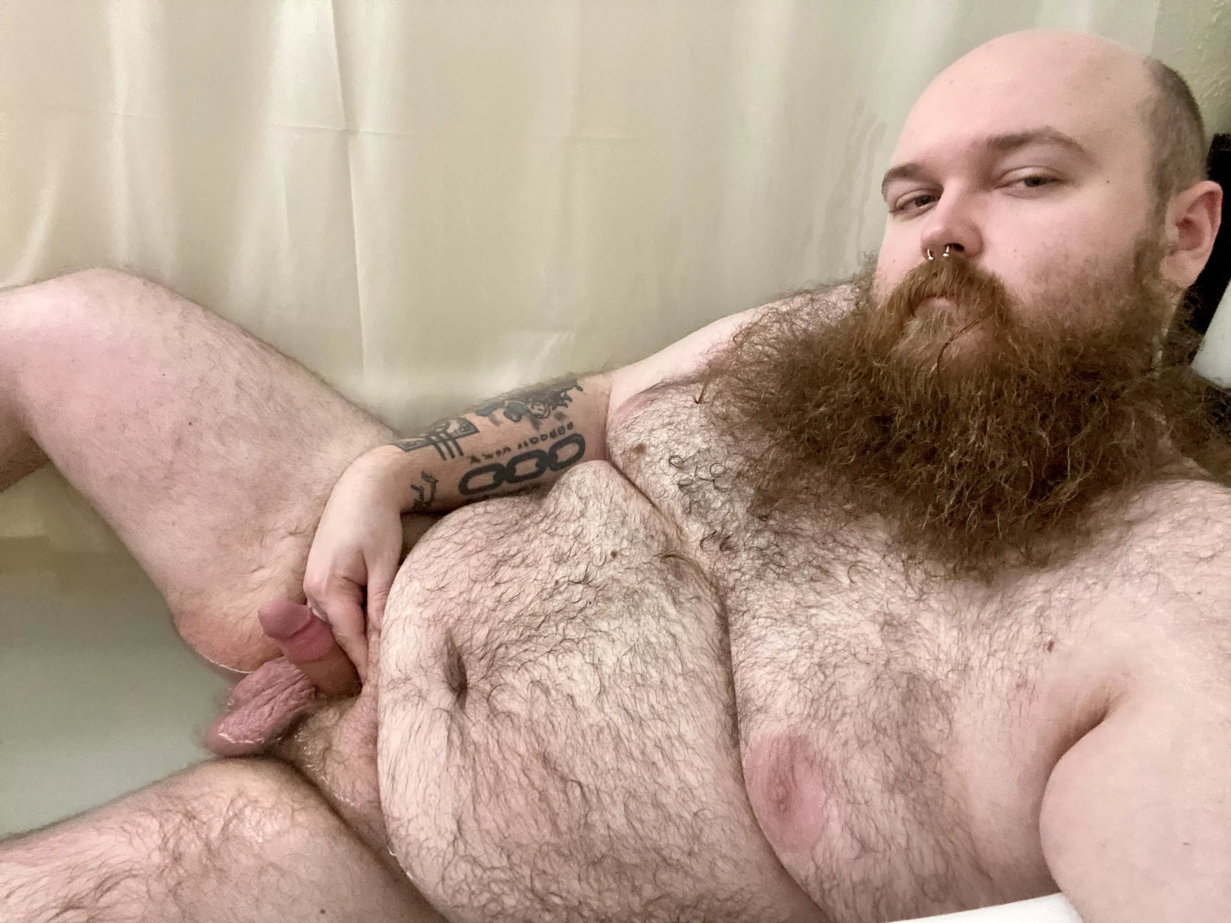 27 | Scrollin’ reddit and reading messages always gets me going 😌 posted by atadchubby