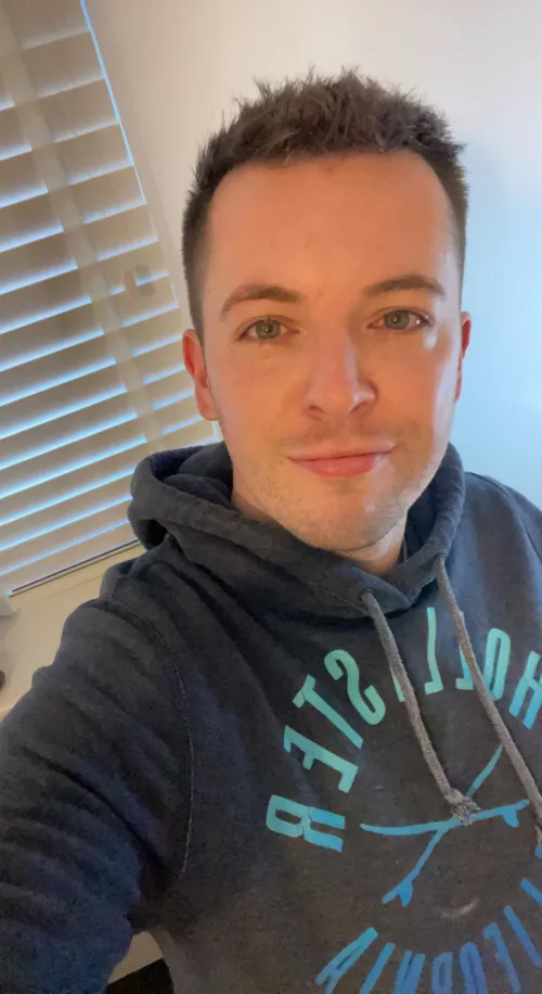 27 UK - be my friend :) DM me for a chat. by benrosscooper