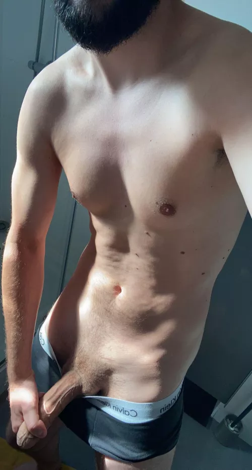 27[m] Getting dressed always takes some more time with a morning wood.. 😅 anyways, rate me! by B_champ