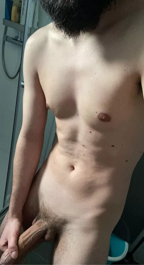 27[m] I get veiny when I’m REALLY horny 🙈 any takers? DMs open! X by B_champ