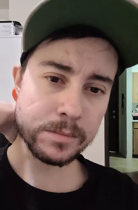 28 ,old, and looking for xbox one gaymer friends. Add my tag. TheColourMorale 😍 by TheColourMorale