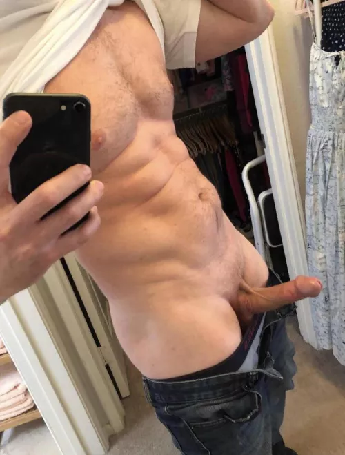 28. US. Artist. Say hi 😊 by t_jones5622