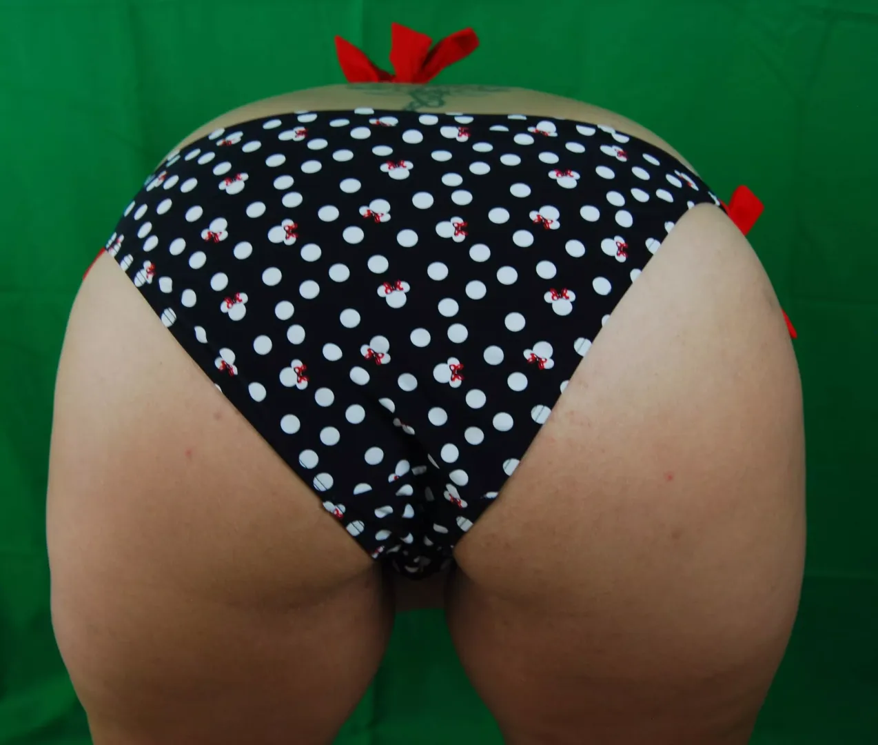 28 Weeks Pregnant Today! Hows the booty looking? posted by CremeFilledBunny
