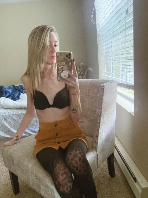 28 yr old petite mom to one, am I your type? ☺️ by yollamazahoe