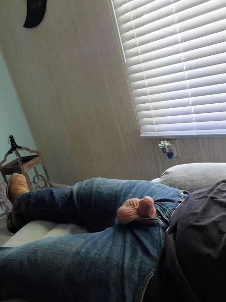 [28M] love taking pics in other peoples houses. by smallandbearded