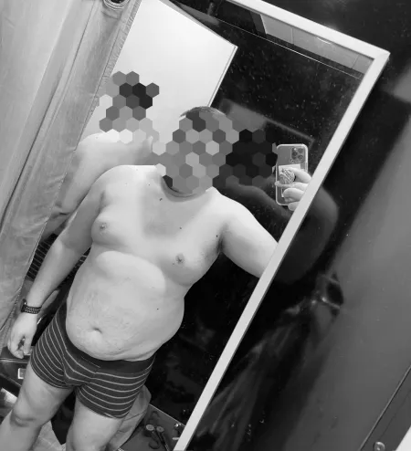 29 - Couldn’t help myself in the changing room! by Head_Pickle_968