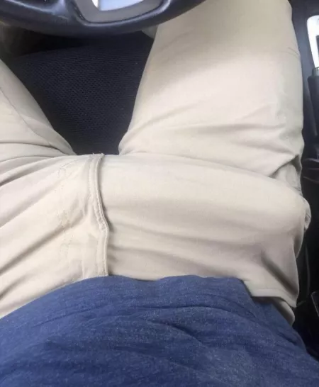 [29] DMV - Very Dominant, Hung, Muscular Bull for your Hotwife, Gf, etc. Pic is 100% Real, will verify by DropAcc202