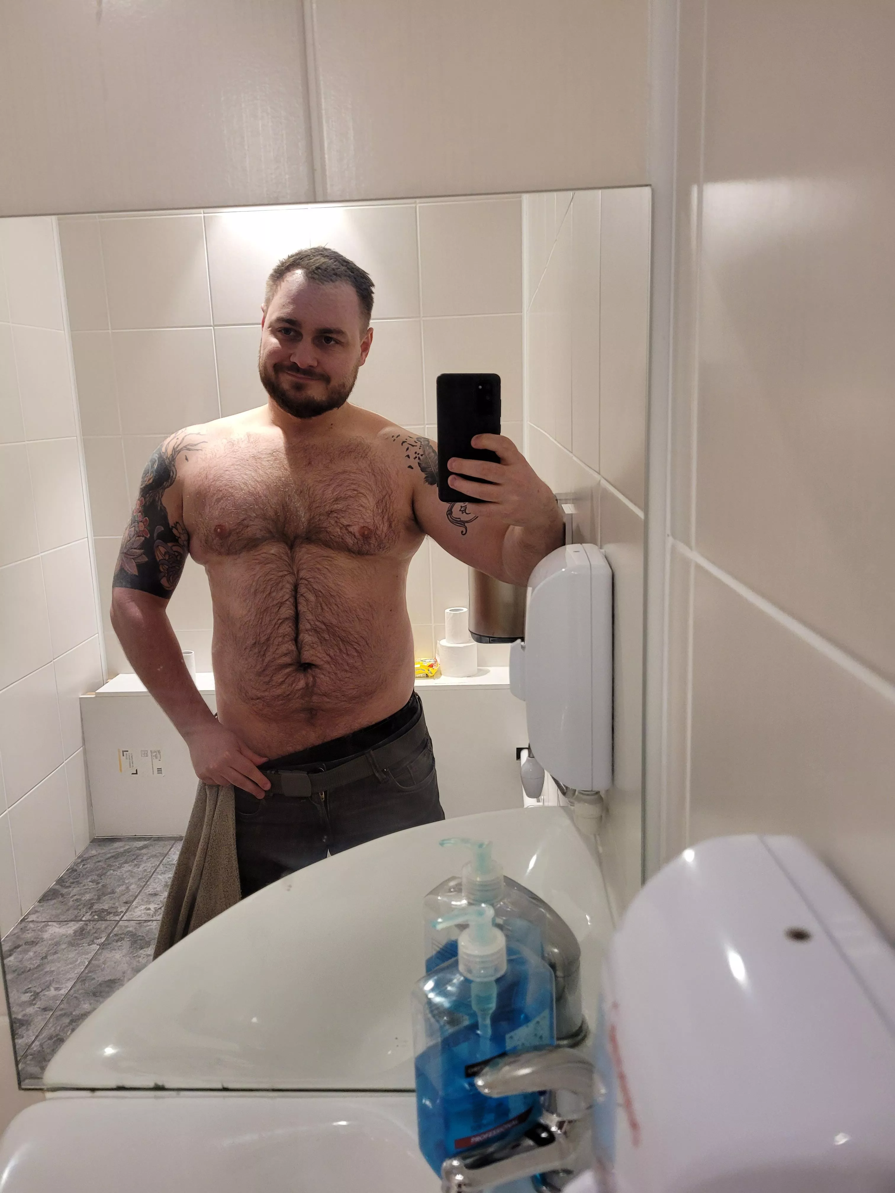 29 M UK work selfie posted by Haydouken7171