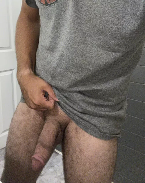 29 M US … kinda like how my dick looks soft more than when it’s fully hard … my bro agrees with me … lmk what you think by NotABuick_