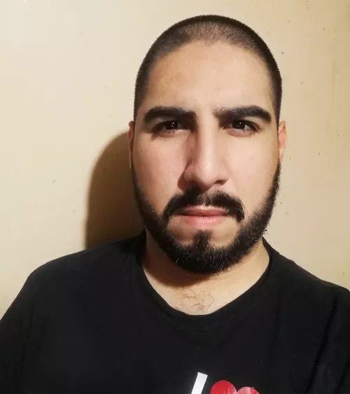 29M bearded LF relationship with a nice man, hairy with blue/ green eyes age alike 😊 by Moonbear30