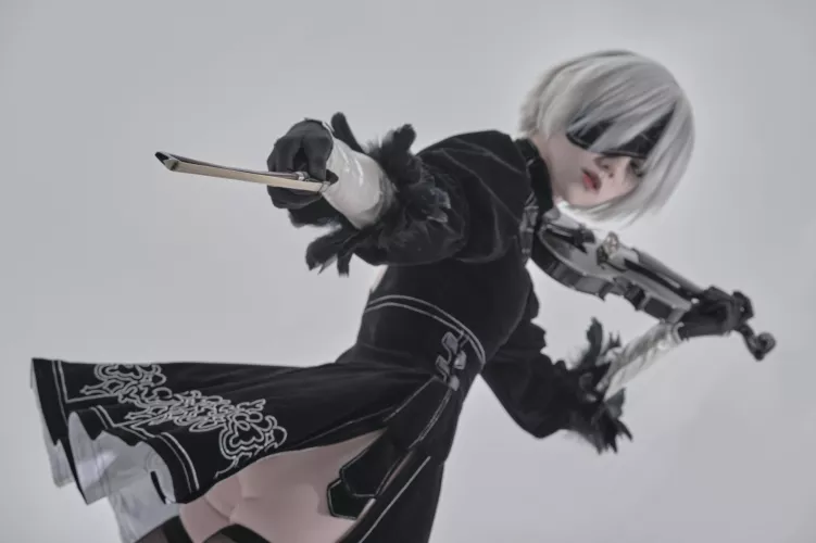 2B inspired by an art of her with a violin, cosplay by me