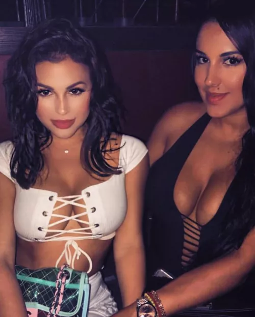 [2]College babes.white or black by lckynumb7