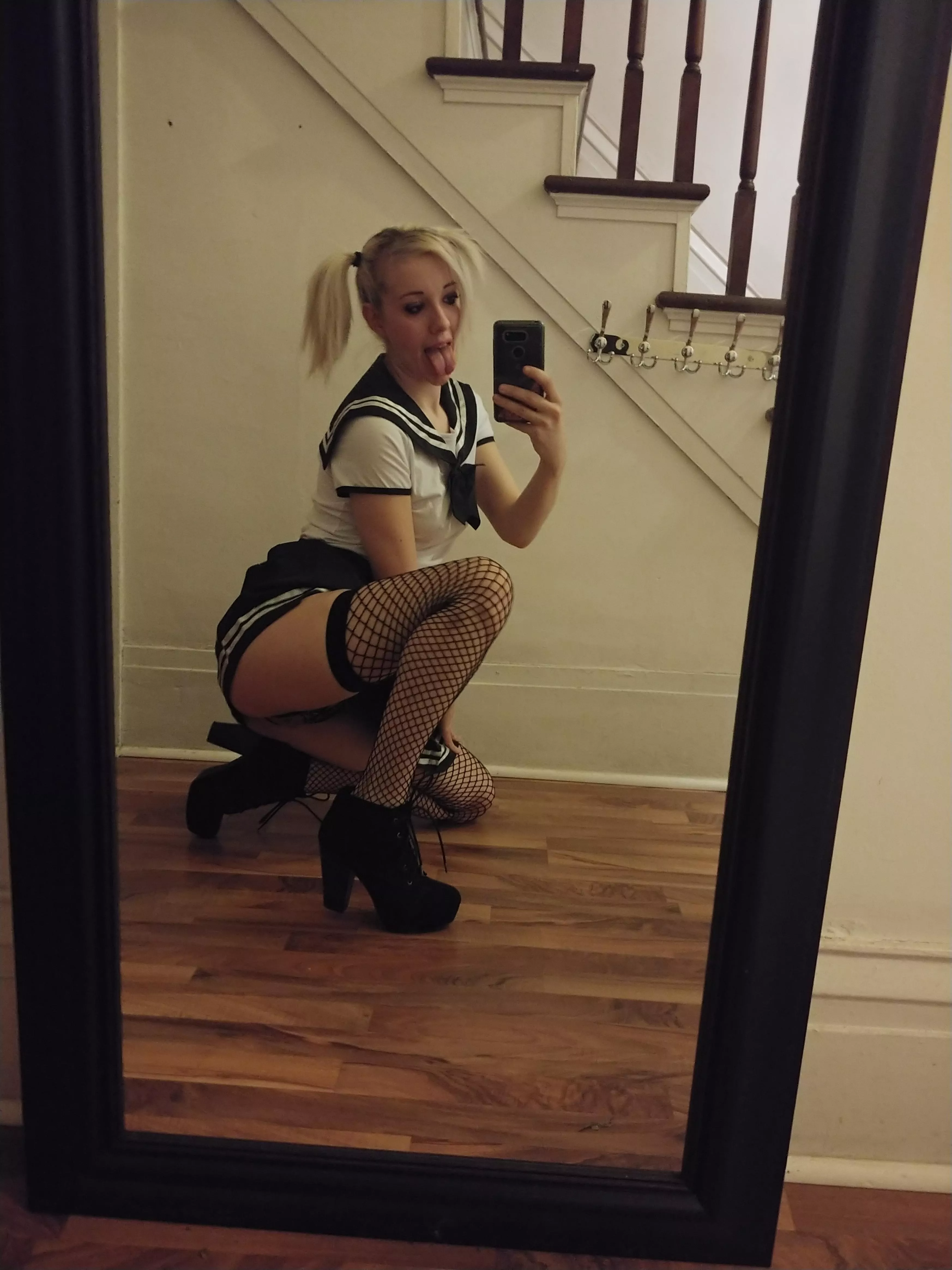 <3 <3 <3 posted by nudiepie22