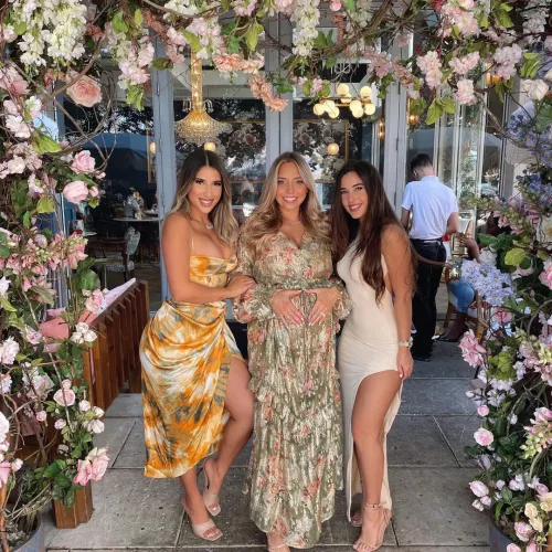 3 dress girl by Patapoupi