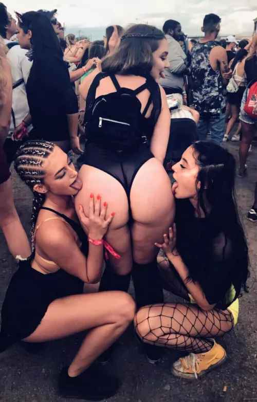 3 Lindas Novinhas Gostosa by brassuka