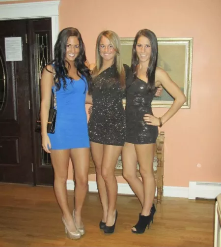 [3] looks like a fun night out by overallsking