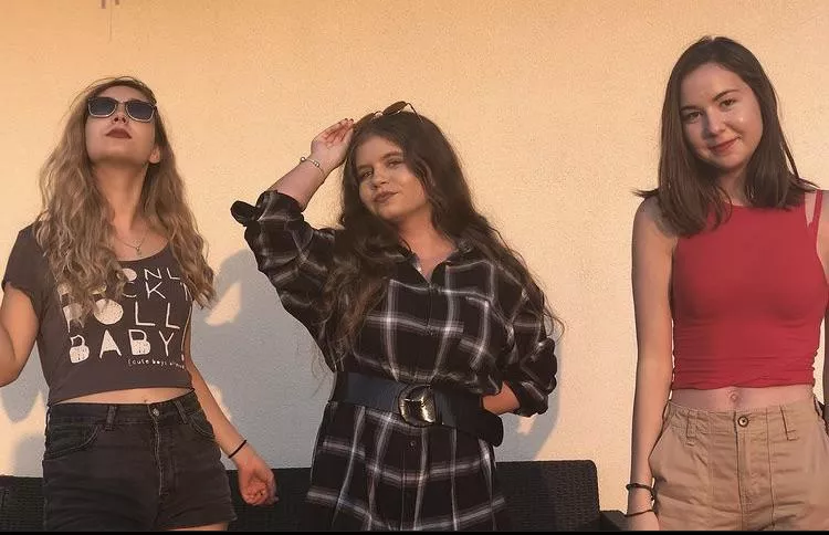 [3] My girlfriend and her friends. Who you’d pick and what you’d do with her? posted by Chojister