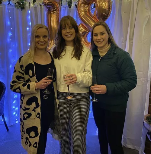 [3] Pick one to give you a rimjob while stroking your cock by Thenightlyroutine