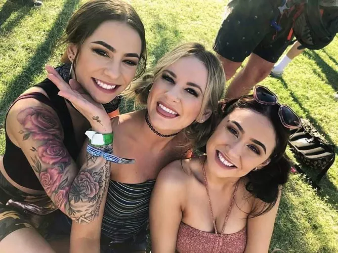 [3] which sister are you picking? by JackKing420