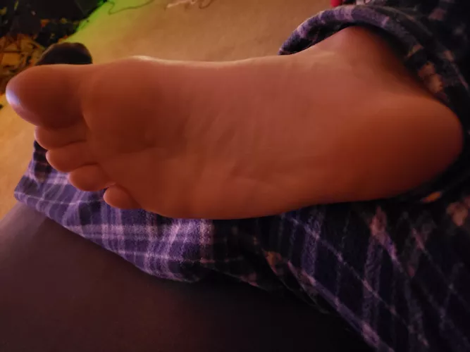 30 any guys like my size 13 feet? Chat is open if you'd like to talk more 😉 by gaykinkswitch