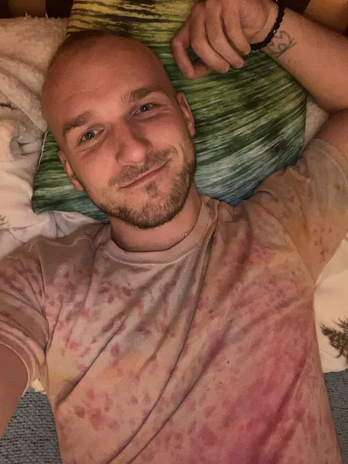 30, spending the weekend in my childhood home. Hoping y’all have a good Saturday night! by HandsomeHyphae