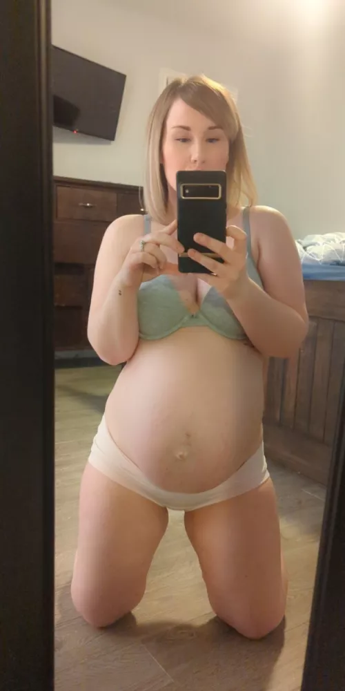 30 weeks ❤️ come give my belly a kiss 😘 by _curious_couple_69