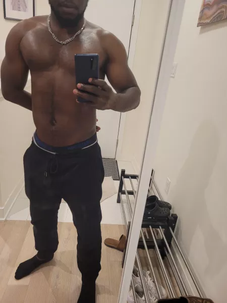 30M Toronto bull looking for a hotwife to have a discrete fun with this weekend by CleanCutBull