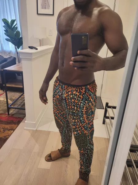 30M Toronto bull looking for a hotwife to have a discreet fun with this weekend by CleanCutBull